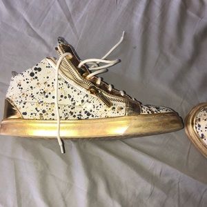 Only Worn A Few Times